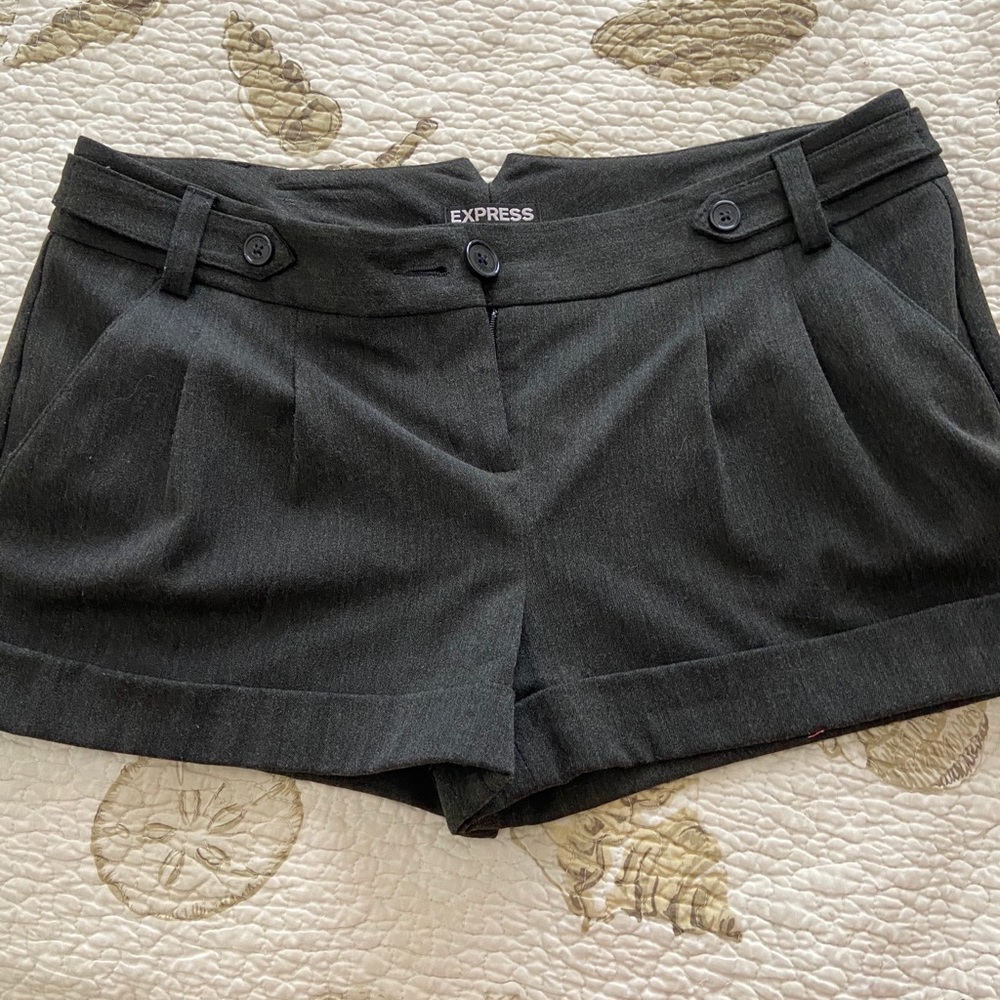 Dressy pleated shorts
